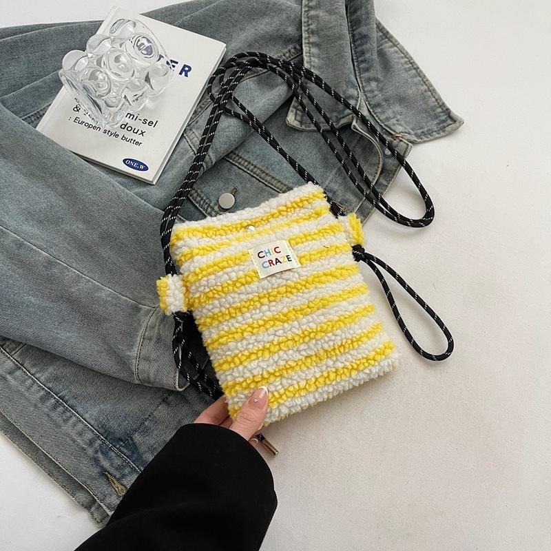 Autumn, winter and winter shoulder bag casual fluff bag plush Korean version small fresh fashion bag large capacity messenger bag women's bag