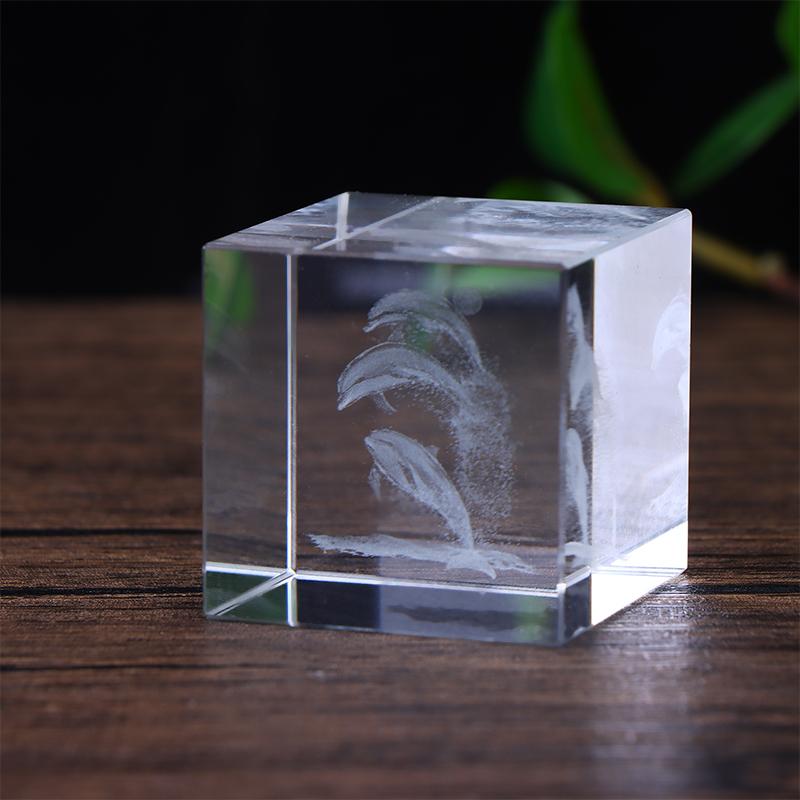 4cm Crystal Art Cube Paperweight - 3D Inner Carving Moon/Heart Galaxy Float Suspension Decor,Desktop Ornament Gift for Women/Men