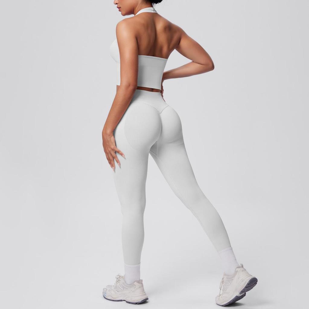 Seamless Knit Yoga Set: Breathable Halter Neck Bra & High-Waist Butt-Lifting Pants