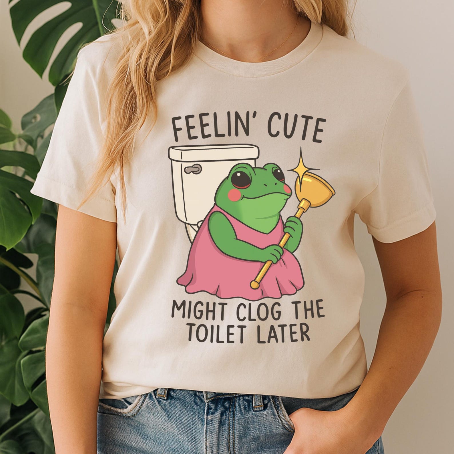 Stylish Cute Frog Toilet Humor Shirt – “Feelin’ Cute Might Clog the Toilet Later” Funny Plunger Frog Tee 3XL