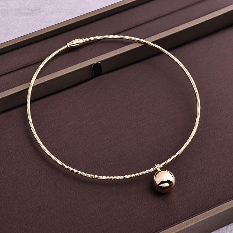 Magnetic Ball Collar Necklace: Niche Design, Female Clavicle Chain, Hip-Hop Personality.