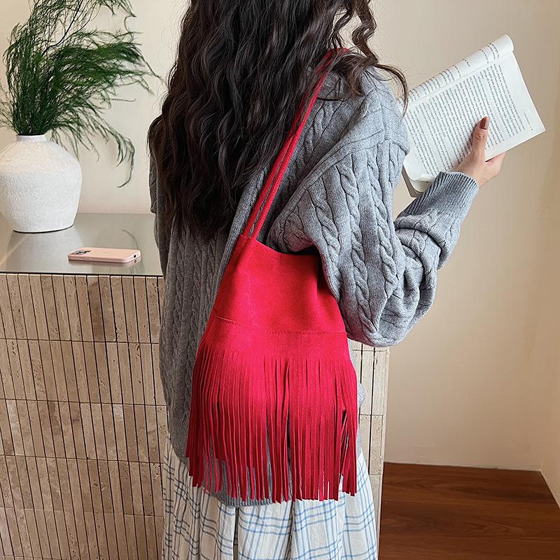 Herbst und Winter Retro Matte Tasche Damen Lässige Vielseitige Umhängetasche Böhmische Fransen-Tasche