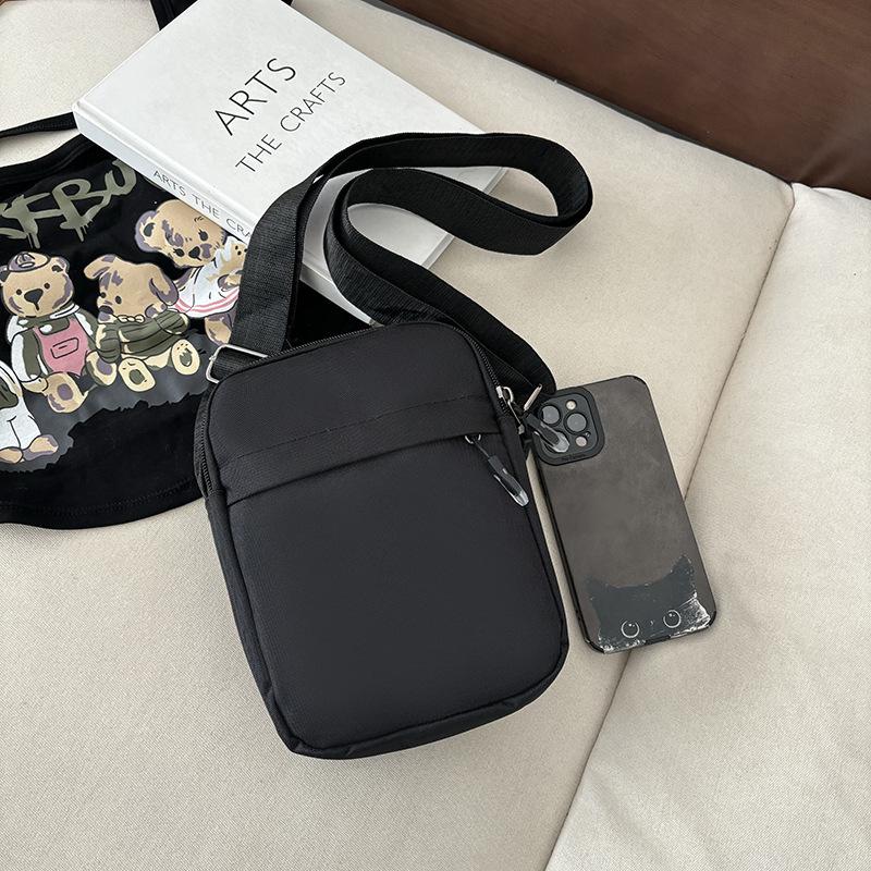 Men's and Women's Trendy Sports Messenger Bag - Casual Mobile Phone Shoulder Bag