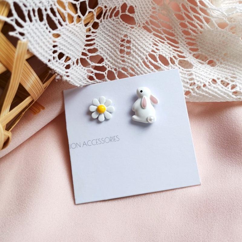Boucles d'oreilles puces mignonnes Chat Lapin Fleur Marguerite Pour Femmes Douces Mini Émail Asymétriques Boucles d'oreilles Fille Fête d'Anniversaire Bijoux Cadeaux