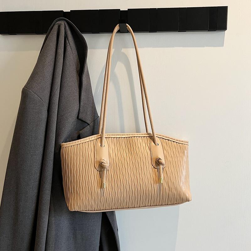 Tote Bag Women's Large Capacity 2025 New Casual Versatile Shoulder Armpit Bag Premium Sense Women's Work Commute Bag