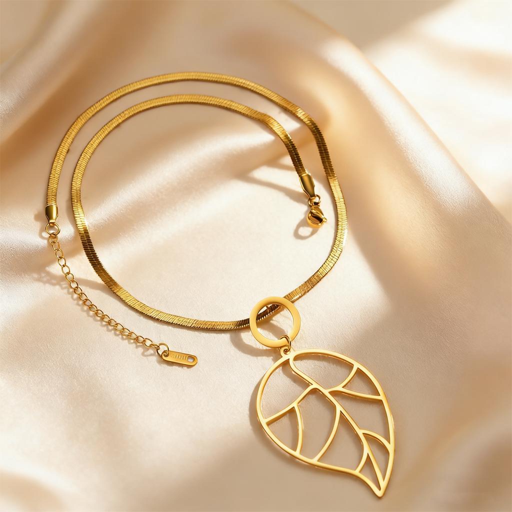 Unique Gold Color Hollow Leaf Pendant Necklace, Stainless Steel Blade Chain Necklace, Luxury Dainty Jewelry for Women Gift
