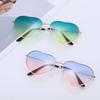 Ladies Fashion Metal Frame Sunglasses Fancy Dress Retro Heart Shaped Gradient Lens Sunglasses UV 400 Outdoor Goggles