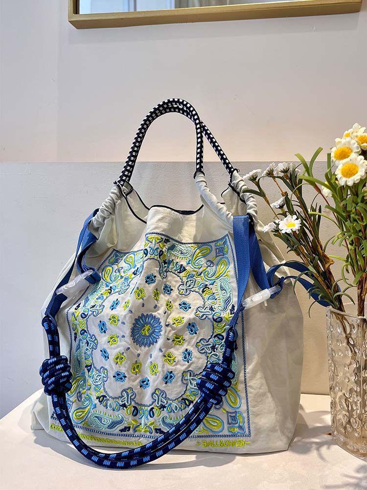 

Жіноча модна літня вишита сумка на плече з ланцюжком у вигляді кульок великої місткості Medium Bag Only