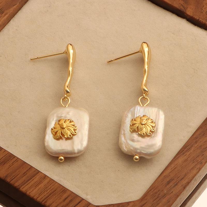 Korean Vintage Natural Freshwater Pearl Earrings S925 Silver Needle Baroque Irregular Pearl Ears Versatile Stud Earrings