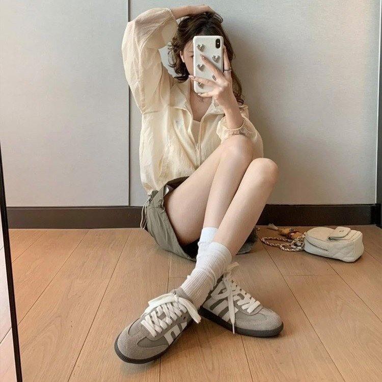 2025 Spring/Summer Douyin Hot Style German Low Heel White Training Sneakers: Comfortable Casual Sports Shoes for Students