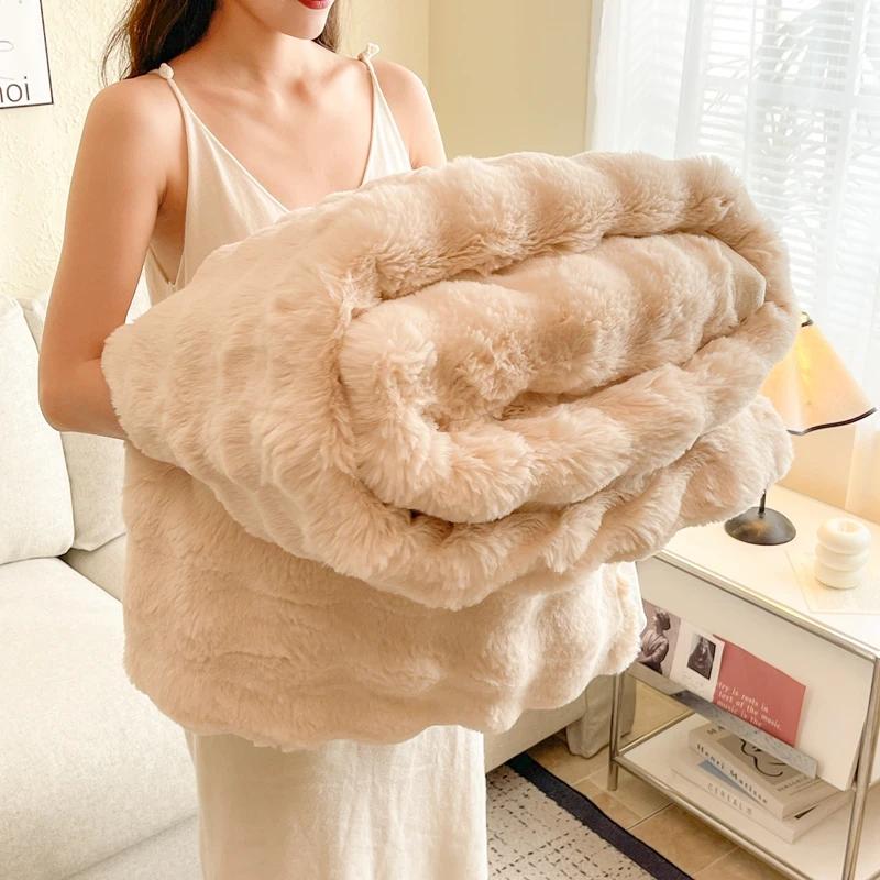 

Роскошное Премиальное Одеяло из Имитации Кроличьего Меха Двустороннее Плюшевое Утолщенное Многофункциональное Одеяло для Кондиционирования Воздуха Одеяло для Сна 200x230cm 1pc