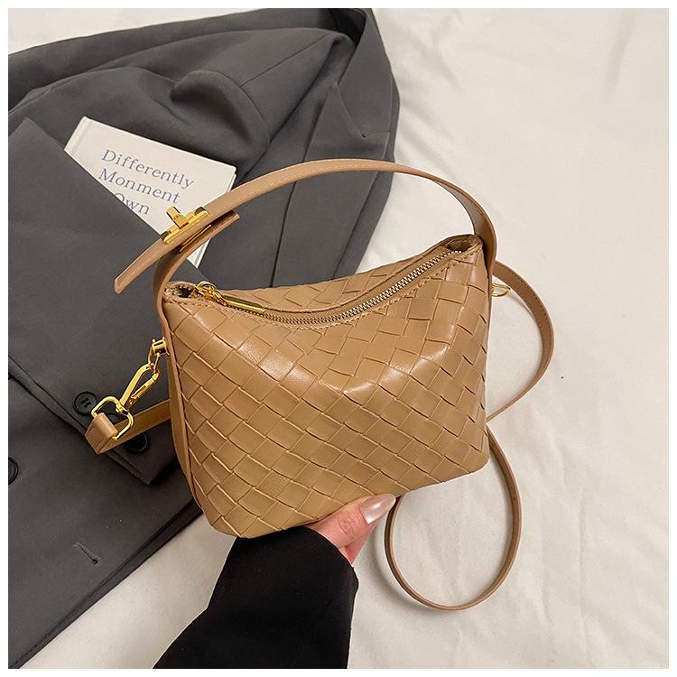 Fashion Design Handbag Women's 2025 Summer New Fashionable Woven Small Bag European and American Personality Shoulder Messenger Bag