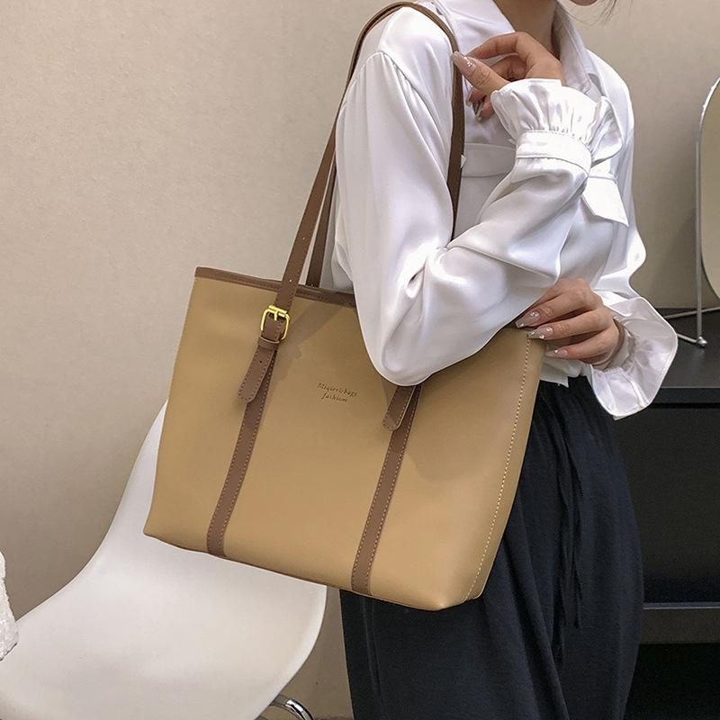 Contrasting color retro large-capacity bag women's autumn and winter new trendy tote bag student leisure commuter bag