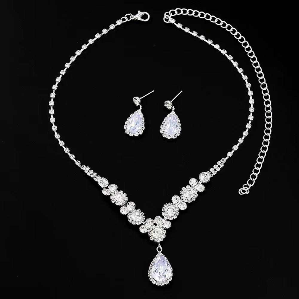 Elegant Floral Women's Necklace & Earrings Set - Luxury Bridal Jewelry Design
