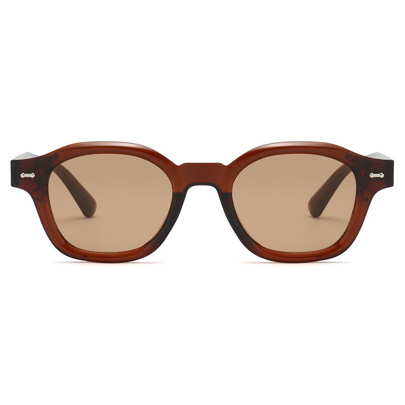 T5007 Punk Retro High-End Women s Sunglasses - Face Slimming Design with Rice Nail Detail.