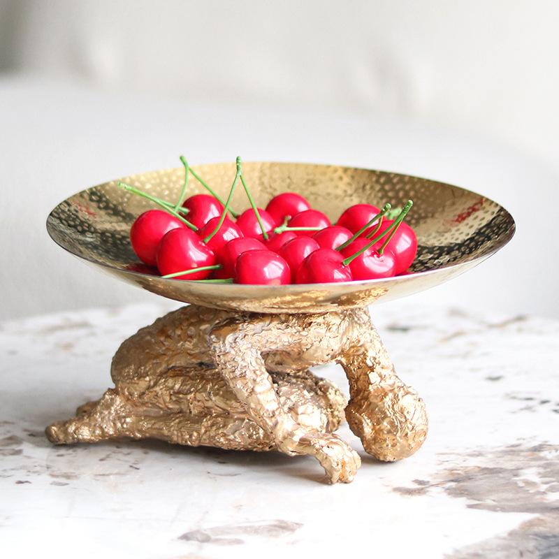Harz-Handwerk Desktop-Aufbewahrungsschale Obstschale Kompottschale Goldene Kunstfigur Knieende Dekorative Figuren Heimdekoration