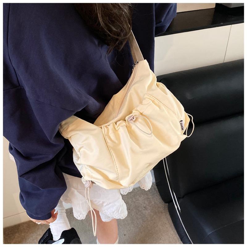 Nylon cloth large capacity tote bag women's new versatile pleated commuter shoulder messenger bag spring
