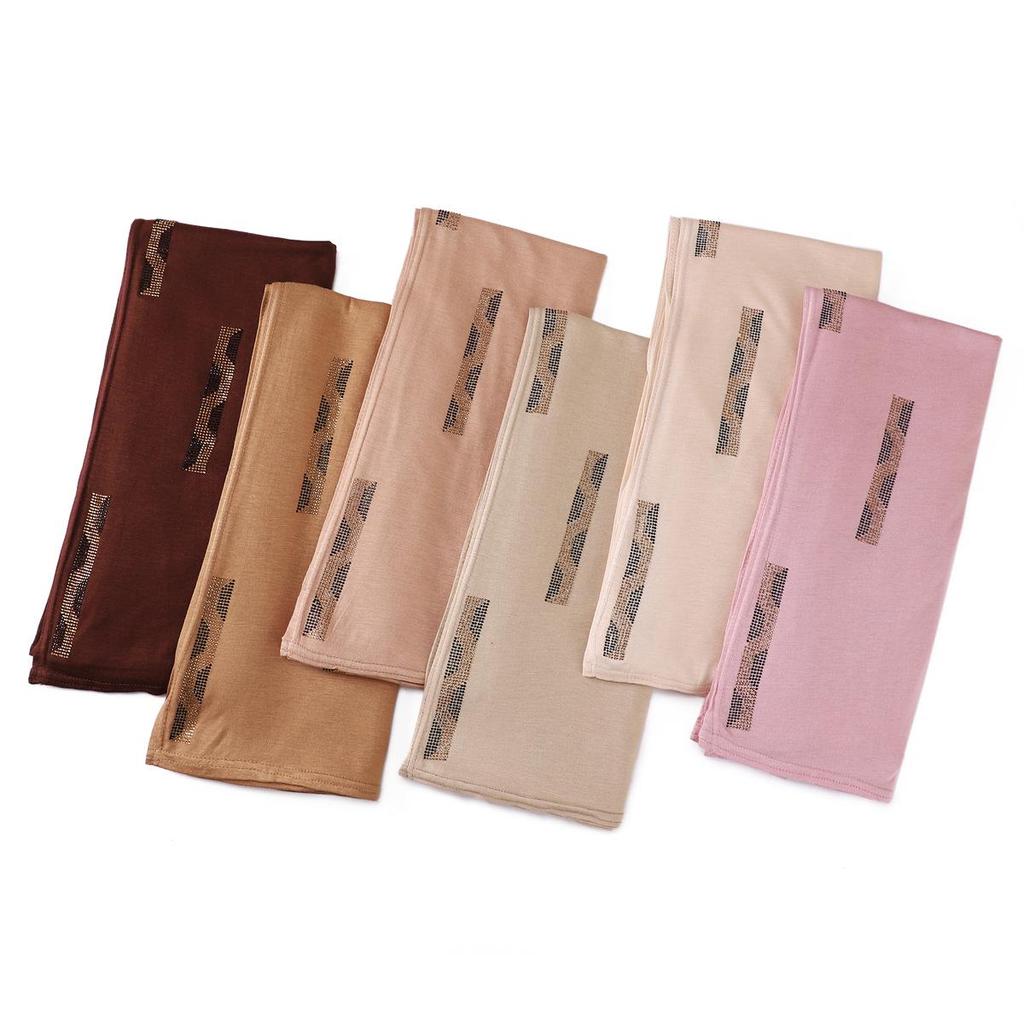 Mercerisierter Baumwollschal mit Goldakzent und elastischen Rautenstreifen