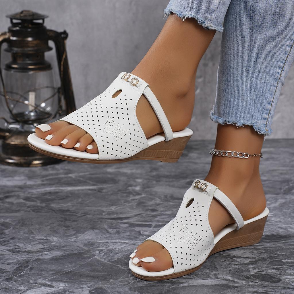 Keilabsatz-Slipper Damen 2025 Sommer neu hohl flacher Boden Ein-Wort coole Slipper Strand Damen lässige coole Slipper