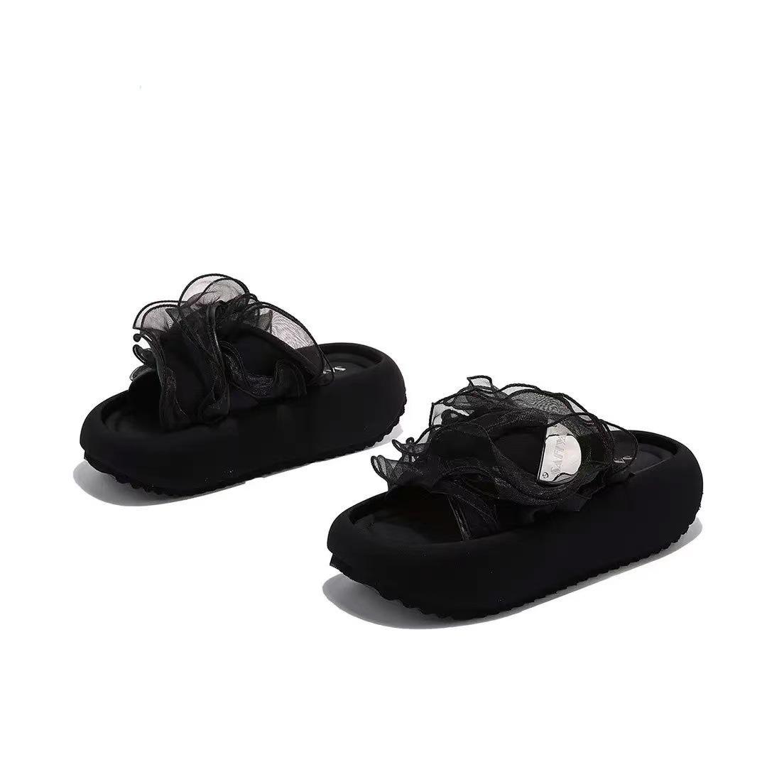 

Beautiful cool slippers for summer wear, new lace-edged muffin thick-soled slippers, women s skirts, one-word cool slippers 40