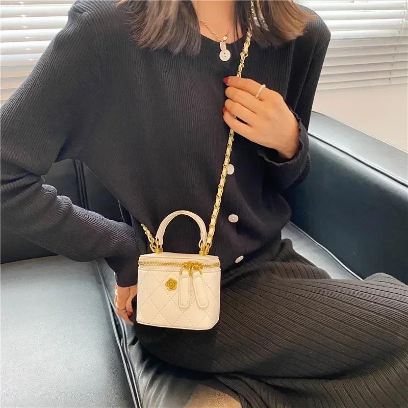 Small shoulder bag for women classic mini clutches feminine small square box crossbody chain metal bag