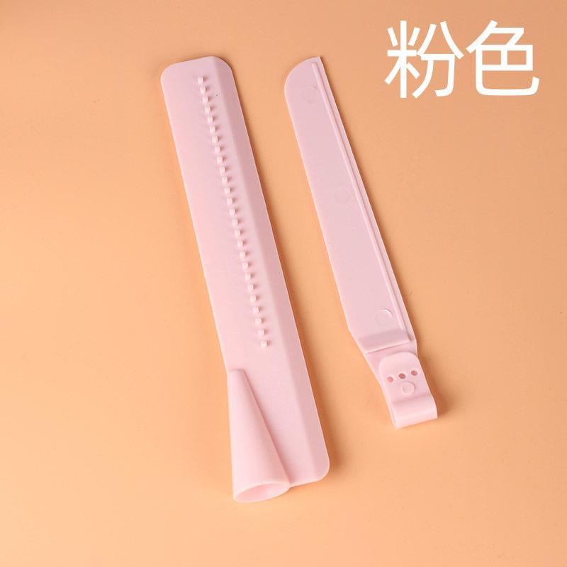 Multi-Color Cake Smoother and Scraper Set Adjustable Height Frosting Spatula Cake Decorating Tool for Perfectly Frosted Cakes