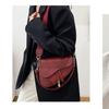 Retro-style Personalized One-shoulder Crossbody Armpit Bag