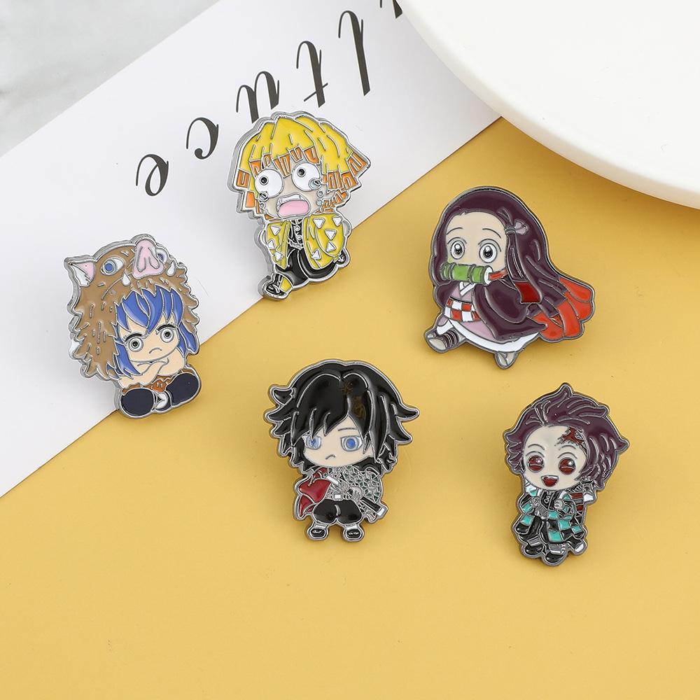 Spot Hot-selling Ghost Slayer Blade Manga Peripheral Metal Badge Commemorative Cos Props Q Version Tanjiro Brooch