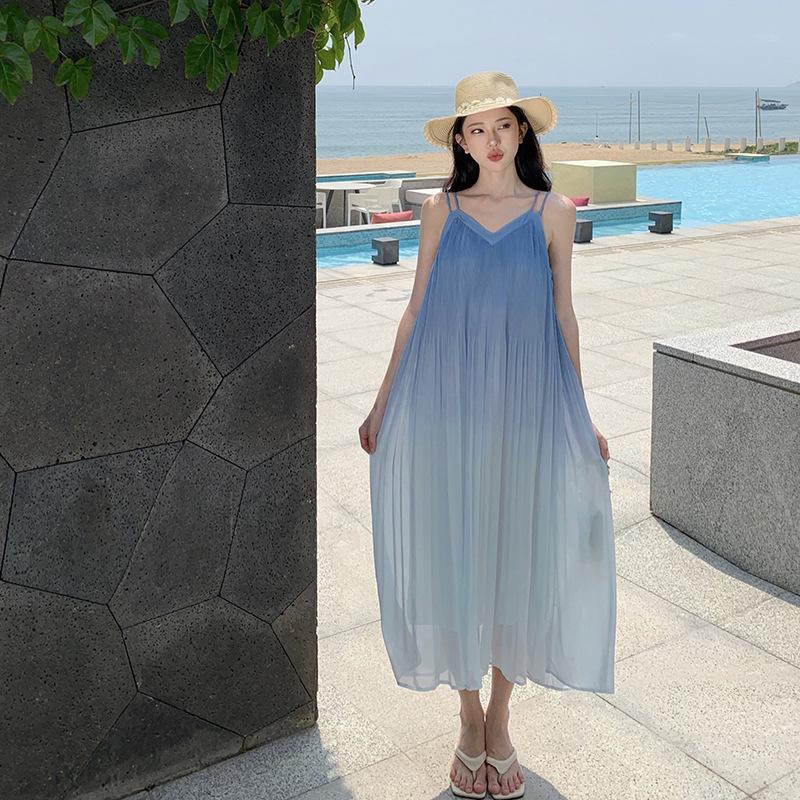 06 French Seaside Holiday Wind Gradual Change Suspender Dress Women's Summer New Long Sleeveless Wave Dress