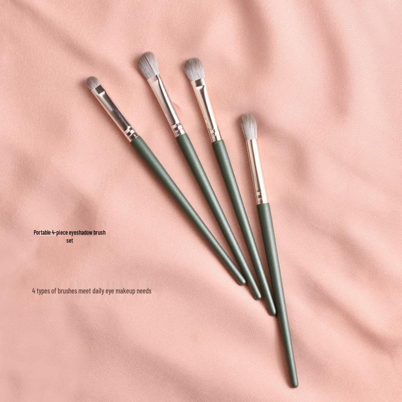 

Набор кистей для теней Little Grape из 4 штук с мягкой щетиной и портативной сумкой