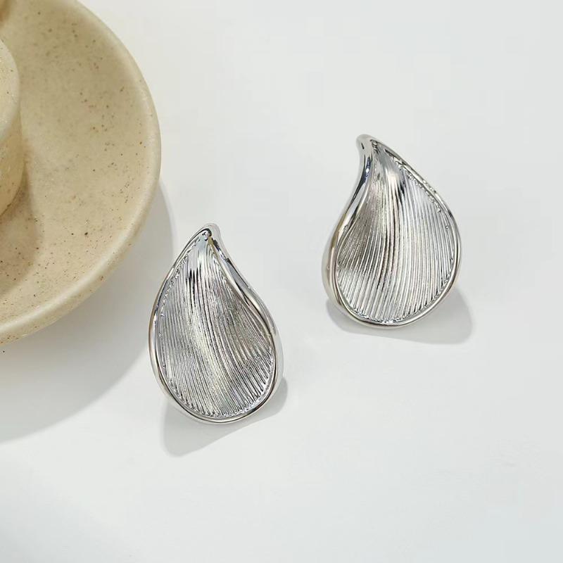Vintage Luxury Water Drop Stud Earrings For Women Retro French Versatile Simple Ear Jewelry