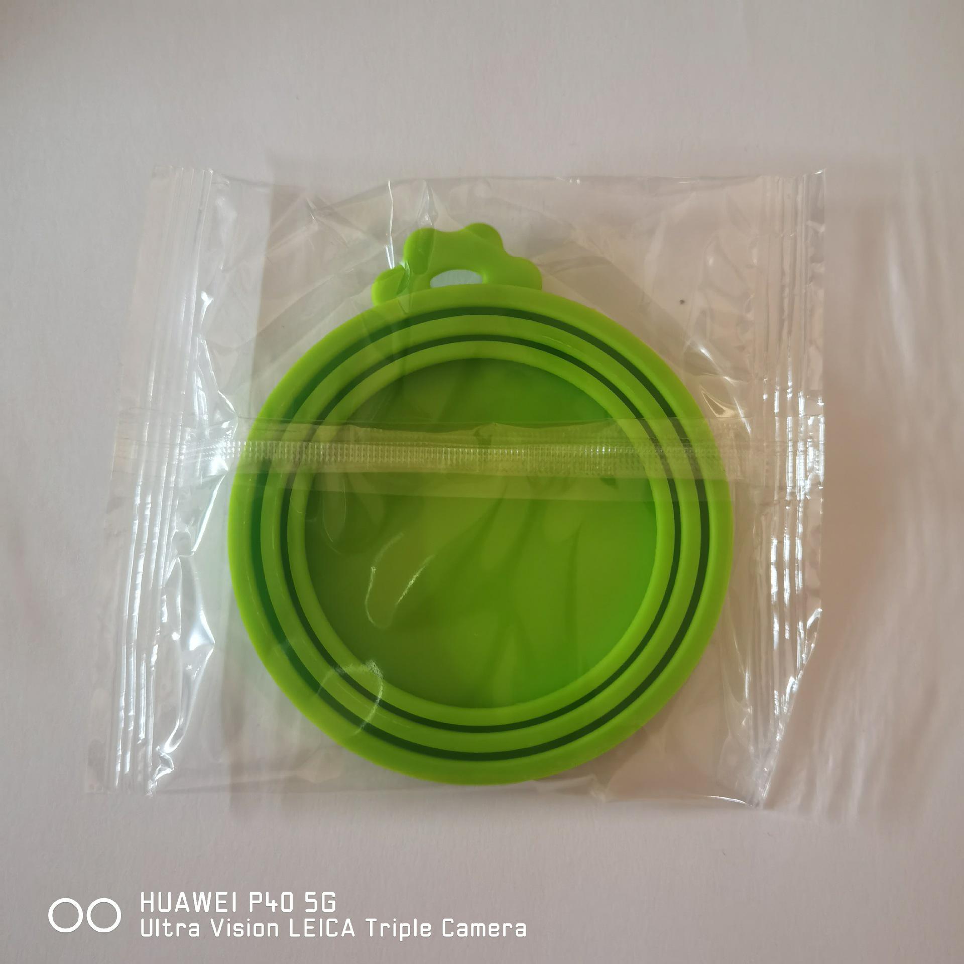 

Силиконовая крышка для банки с кормом для домашних животных - 3-в-1 уплотнение для кошек и собак Spoon