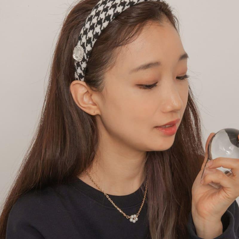 

GETMEBLING Бархатная повязка для волос с камнями HOUND TOOTH (H195-hound)