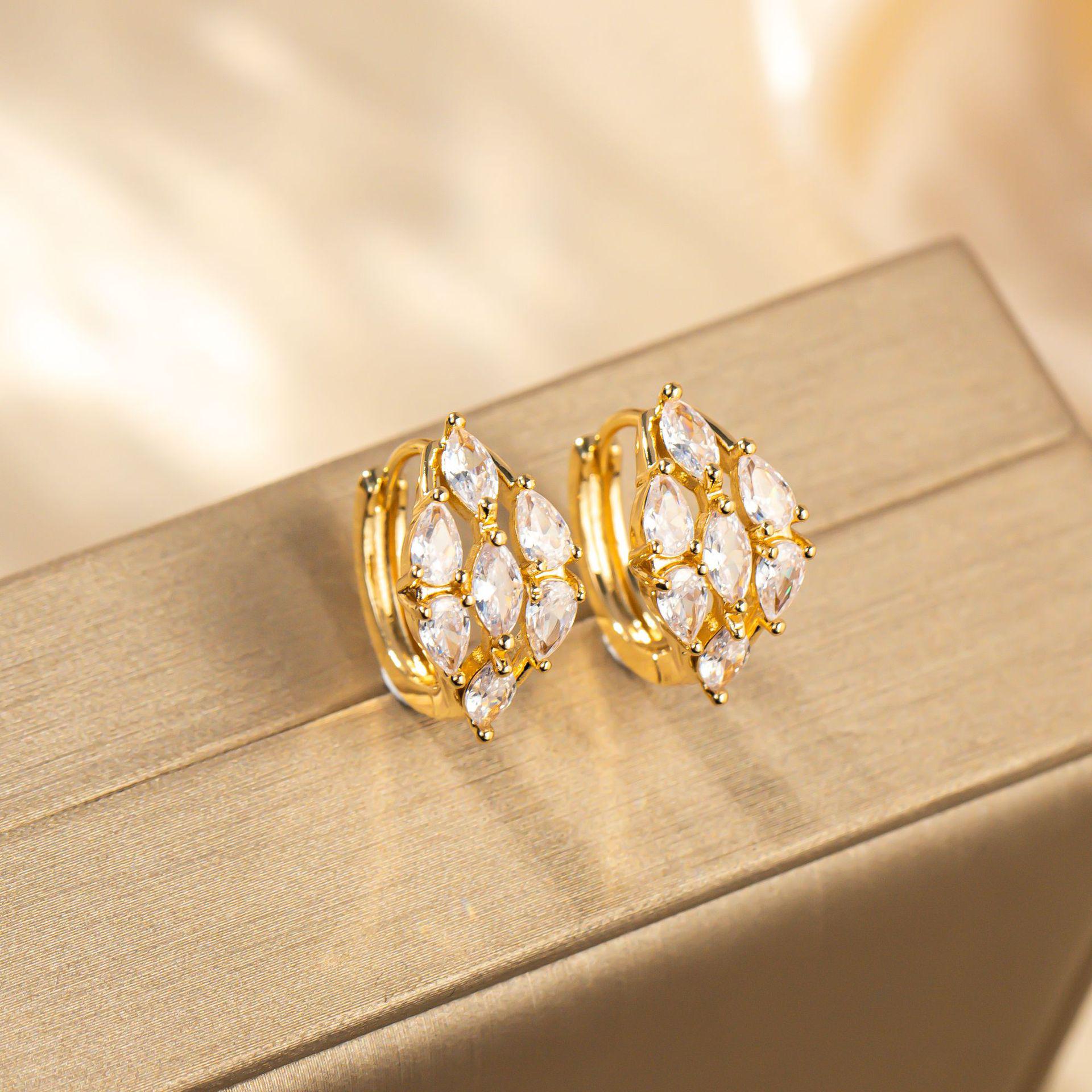 European Retro Eye-Shaped Zirconia Earrings - Light Luxury & Versatile Fashion Accessory