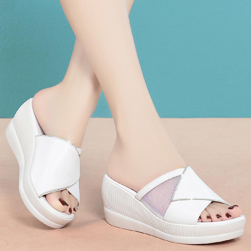 Summer New Flip Flops Women's Thick-soled Lightweight Sandals Soft Leather Hollow Rhinestone Wedge High Heels for Outdoor Wear
