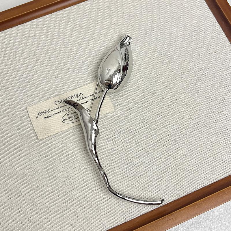 Fashionable Retro Tulip Brooch For Women Girls Exquisite Light Luxury Suit Pins Versatile Corsage Clothing Accessories Gifts