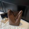 Bucket Bag Women's 2025 New Retro Large-capacity Simple Messenger Bag Popular Commuter Tote Bag Mother and Child Shoulder Bag
