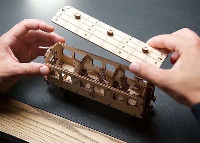 UGEARS Harry Potter Hogwarts Express Train En Bois À Construire - 3D Puzzle Maquette En Bois À Construire