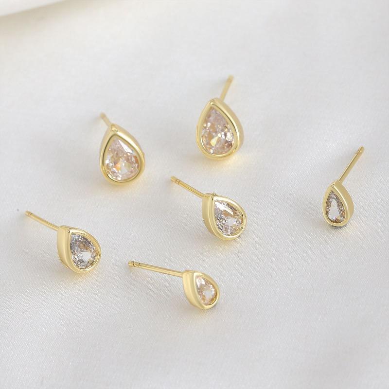 Waterdrop Stud Earrings for Women, Office Wear Ear Bar Studs, Simple and Small, Elegant and Sophisticated Ear Jewelry Accessory