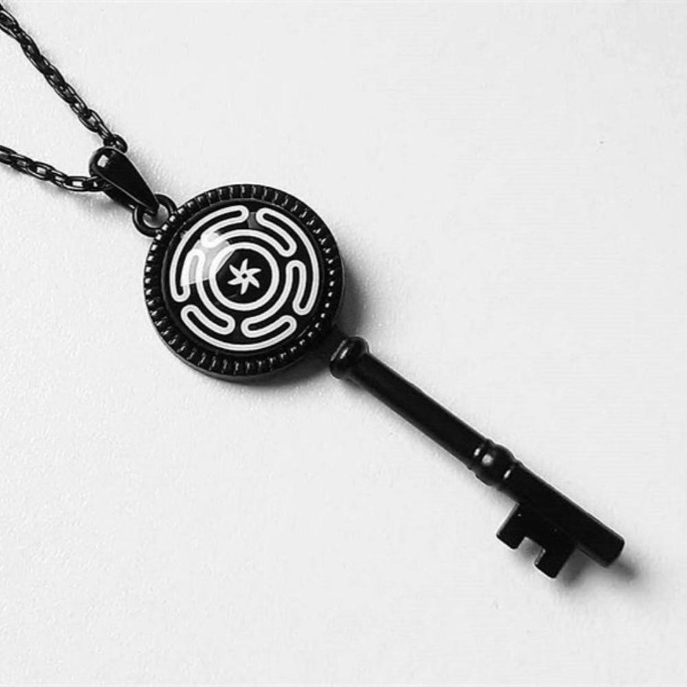 Retro Classic Black Solomon Magic Array Pattern Key Pendant Necklace for Women Men Halloween Party Jewelry Accessories Gifts