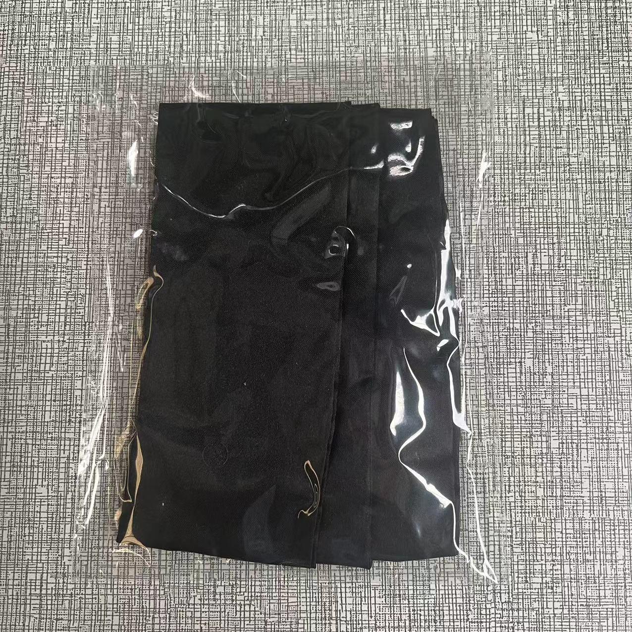 

Black & Red Satin Eye Mask - Adult Erotic Lingerie and Stage Prop Accessory One Size чорний