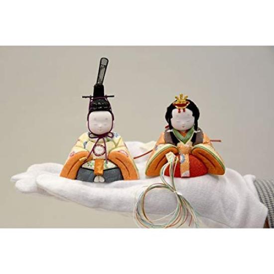 wooden Hina doll display with a round face and a stylish Made by Koichimitsu Compact, case-mounted case. Cute, miniature, white, design. Jinya.