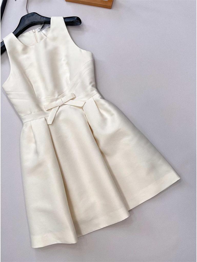 Elegant Sleeveless Spring Dress with Bow Decoration