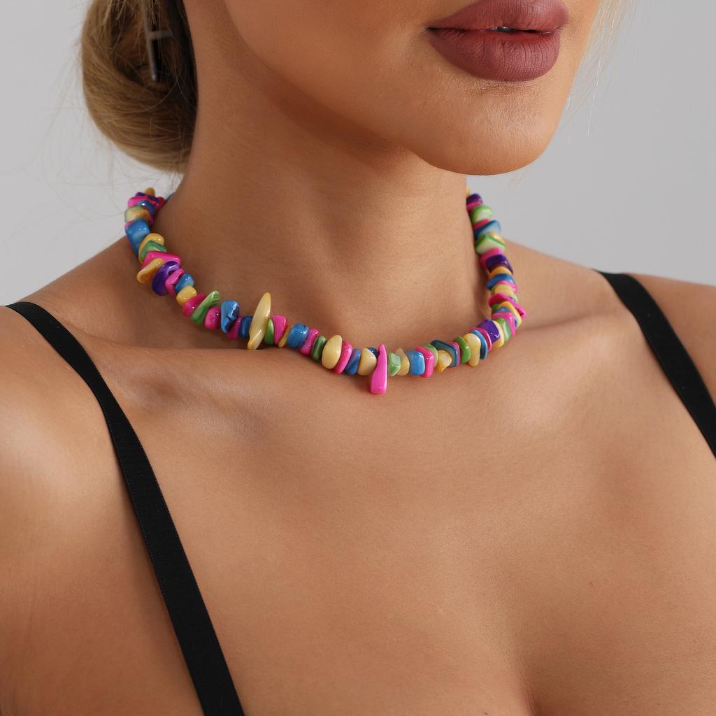 European and American simple design sense, colorful broken shells beaded necklace ins vacation beach wind versatile collarbone chain necklace