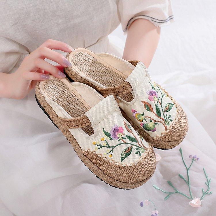 

Вышитые тапочки ручной работы летние новые ленивые на одной педали мягкая подошва льняные дышащие старые пекинские тканевые туфли 40 бежевый