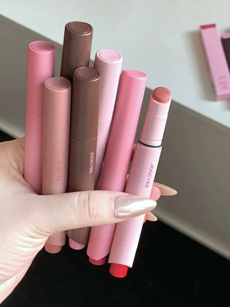 Soft Mist Texture, Lightweight and Non-Tightening on Lips! Joocyee/Yeast Color Powder Mist Lipstick Pen Matte Mist Powder Brown Non-Stick Cup Lip Mud