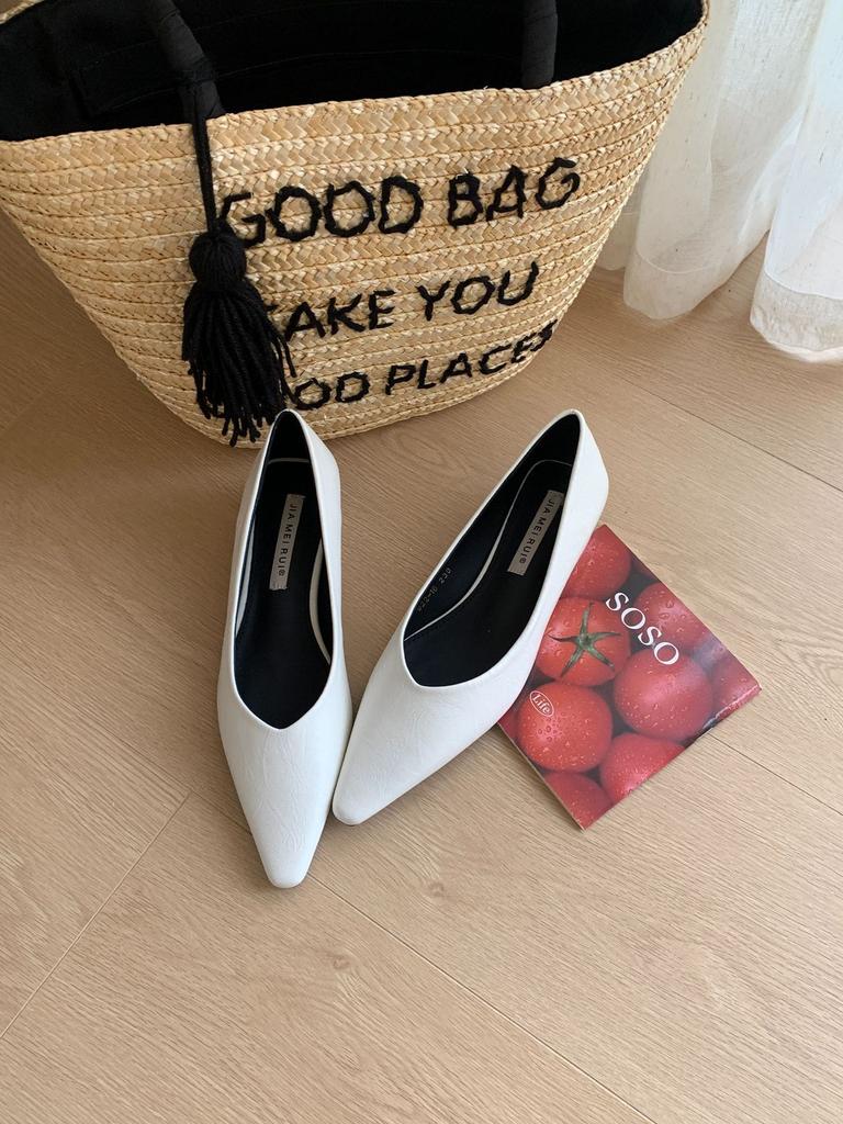 Square head small slope heel is not tired of feet, autumn 2025 new light mouth with skirt temperament single shoes women's shoes