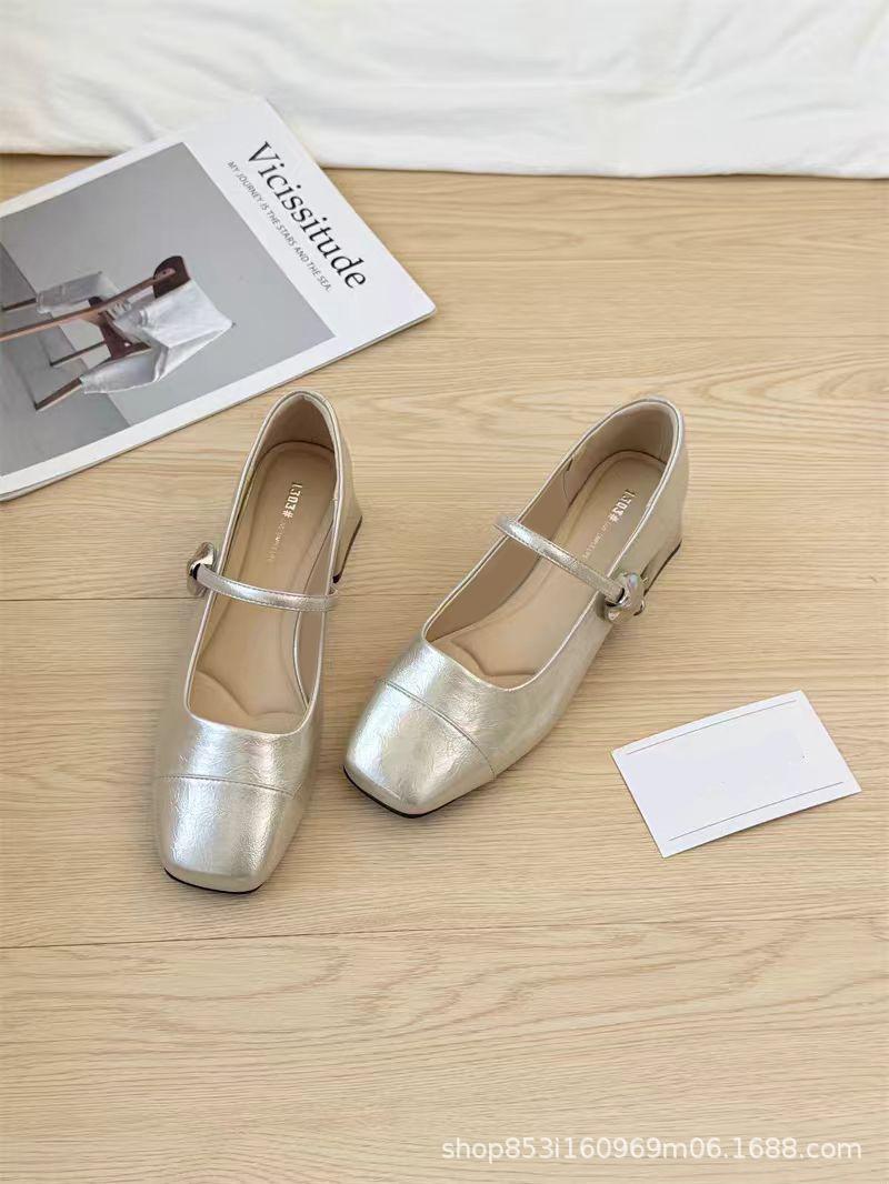 

Французский темперамент квадратный носок маленькие кожаные туфли 2025 лето новая толстый каблук серебряный средний каблук с Мэри Джейн одинарные туфли женщины 35 шампанского