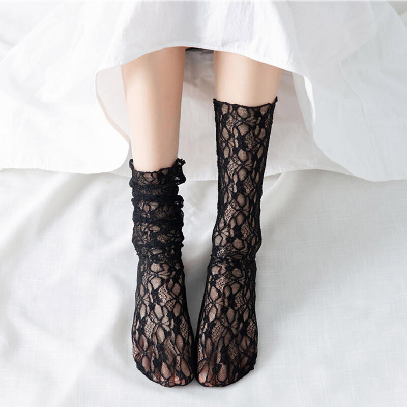 (1+1) Lorina Lace See-Through Mesh Summer Socks