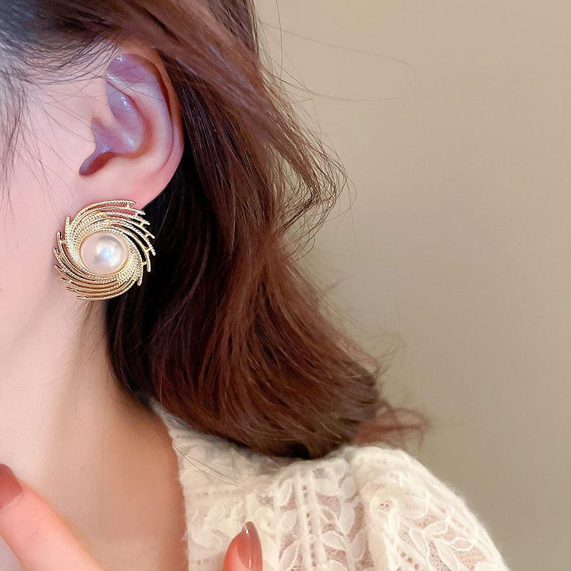 Women's Earrings Trendy Golden Square Small Stud Earrings Lovely Geometry Jewelry Ear Accessories Bijoux Femmes